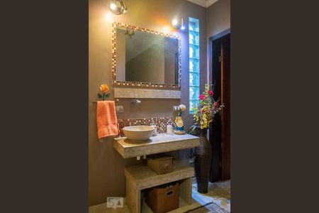 Casa à venda com 110m², 2 quartos e 2 vagasLAVABO / BANHEIRO