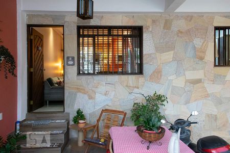 Casa à venda com 110m², 2 quartos e 2 vagasV