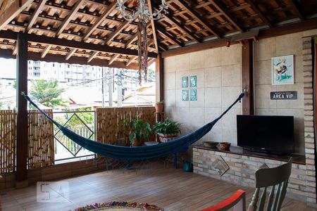 Casa à venda com 110m², 2 quartos e 2 vagasVARANDA