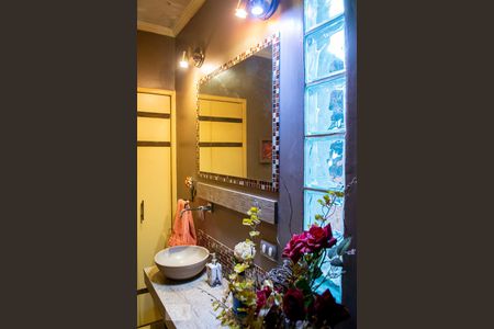 Casa à venda com 110m², 2 quartos e 2 vagasLAVABO / BANHEIRO