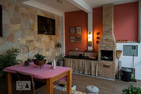 Casa à venda com 110m², 2 quartos e 2 vagasGARAGEM