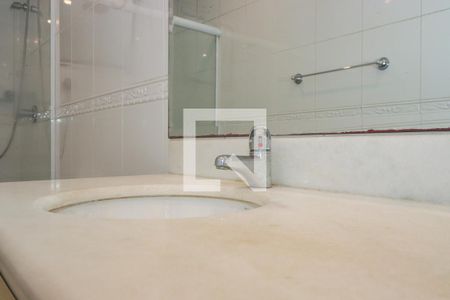 Casa de condomínio para alugar com 200m², 3 quartos e sem vaga Casa de condomínio para alugar com 200m², 3 quartos e sem vagaBanheiro da Suíte