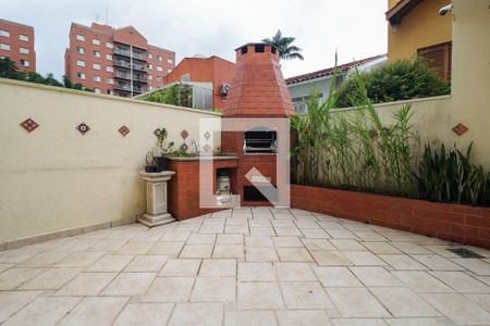 Casa de condomínio para alugar com 200m², 3 quartos e sem vaga Casa de condomínio para alugar com 200m², 3 quartos e sem vagaTerraço