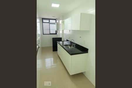 Apartamento à venda com 90m², 2 quartos e 2 vagasCozinha