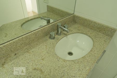 Apartamento à venda com 90m², 2 quartos e 2 vagasBanheiro Social 