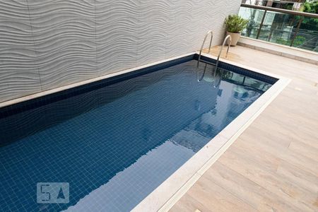 Apartamento à venda com 90m², 2 quartos e 2 vagasÁrea comum - Piscina