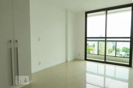 Apartamento à venda com 90m², 2 quartos e 2 vagasSuíte 