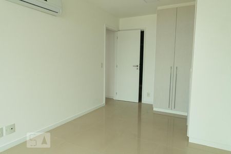 Apartamento à venda com 90m², 2 quartos e 2 vagasSuíte 