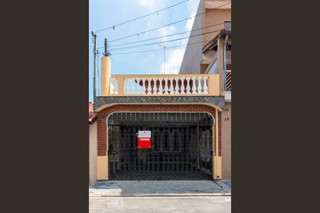 Casa à venda com 140m², 3 quartos e 2 vagas Casa à venda com 140m², 3 quartos e 2 vagasFachada