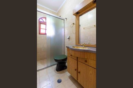 Casa à venda com 140m², 3 quartos e 2 vagas Casa à venda com 140m², 3 quartos e 2 vagasBanheiro Corredor