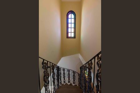 Casa à venda com 140m², 3 quartos e 2 vagas Casa à venda com 140m², 3 quartos e 2 vagasEscada de Acesso