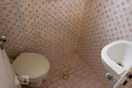 Casa à venda com 145m², 4 quartos e sem vaga Casa à venda com 145m², 4 quartos e sem vagaBanheiro 2