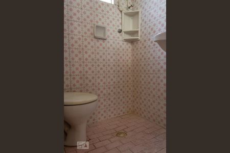 Casa à venda com 145m², 4 quartos e sem vaga Casa à venda com 145m², 4 quartos e sem vagaBanheiro 2