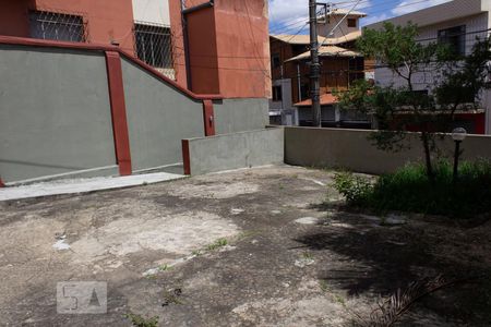 Casa à venda com 145m², 4 quartos e sem vaga Casa à venda com 145m², 4 quartos e sem vagaÁrea Externa