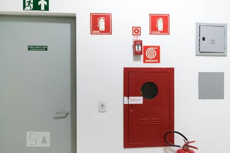 Apartamento para alugar com 70m², 3 quartos e 2 vagas Apartamento para alugar com 70m², 3 quartos e 2 vagasHall elevadores