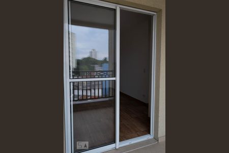 Apartamento para alugar com 70m², 3 quartos e 2 vagas Apartamento para alugar com 70m², 3 quartos e 2 vagasSacada