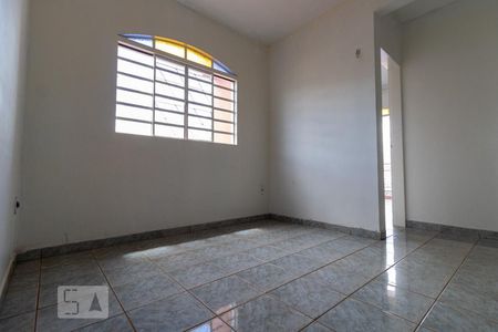 Sala de casa para alugar com 2 quartos, 70m² em Samambaia Sul (samambaia), Brasília