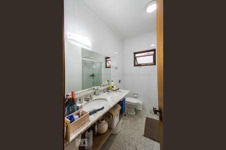 Casa à venda com 200m², 3 quartos e 3 vagasBanheiro da Suíte