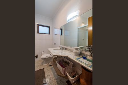 Casa à venda com 200m², 3 quartos e 3 vagasBanheiro 2