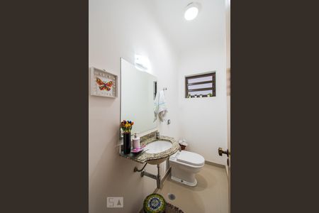 Casa à venda com 200m², 3 quartos e 3 vagasBanheiro 3