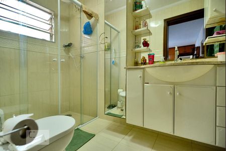 Casa à venda com 220m², 3 quartos e 2 vagasBanheiro da Suíte