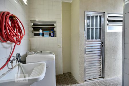 Casa à venda com 220m², 3 quartos e 2 vagasÁrea de Serviço