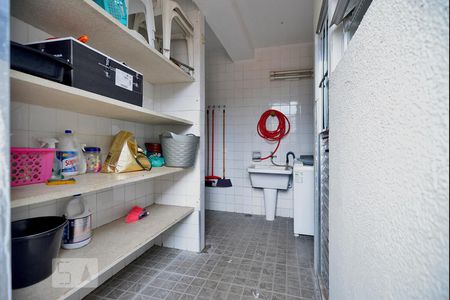 Casa à venda com 220m², 3 quartos e 2 vagasÁrea de Serviço