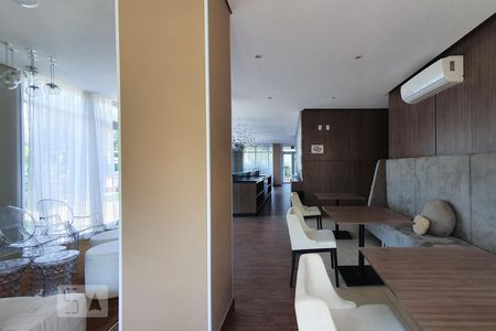 Apartamento para alugar com 66m², 2 quartos e 2 vagas Apartamento para alugar com 66m², 2 quartos e 2 vagasÁrea comum - Salão de festas