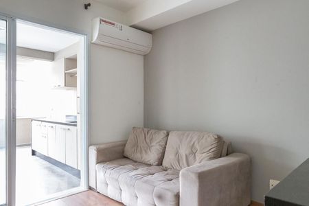 Sala de apartamento para alugar com 2 quartos, 66m² em Parque Industrial Tomas Edson, São Paulo