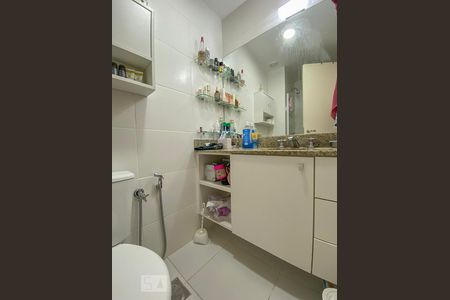 Apartamento à venda com 181m², 3 quartos e 2 vagasBanheiro da Suíte