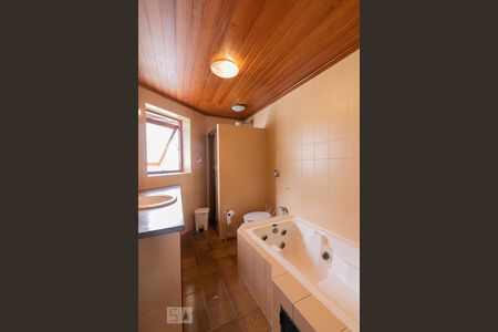 Casa para alugar com 250m², 3 quartos e 1 vaga Casa para alugar com 250m², 3 quartos e 1 vagaBanheiro Quartos