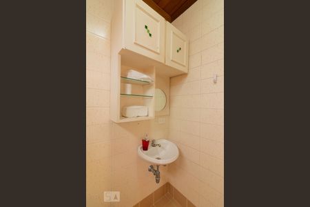 Casa para alugar com 250m², 3 quartos e 1 vaga Casa para alugar com 250m², 3 quartos e 1 vagaBanheiro