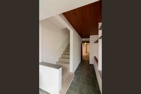 Entrada de casa para alugar com 3 quartos, 250m² em Vila Nova Conceição, São Paulo