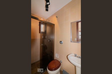 Casa para alugar com 250m², 3 quartos e 1 vaga Casa para alugar com 250m², 3 quartos e 1 vagaBanheiro Quarto 3