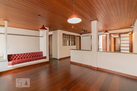 Sala de casa para alugar com 3 quartos, 250m² em Vila Nova Conceição, São Paulo