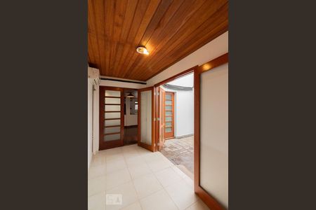 Casa para alugar com 250m², 3 quartos e 1 vaga Casa para alugar com 250m², 3 quartos e 1 vagaEscritório