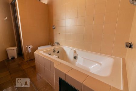 Casa para alugar com 250m², 3 quartos e 1 vaga Casa para alugar com 250m², 3 quartos e 1 vagaBanheiro Quartos