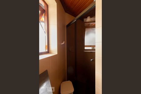 Casa para alugar com 250m², 3 quartos e 1 vaga Casa para alugar com 250m², 3 quartos e 1 vagaBanheiro Quartos