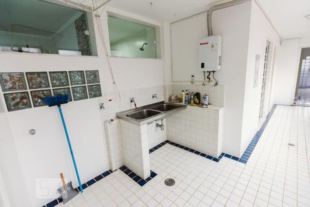 Apartamento à venda com 217m², 4 quartos e 1 vagaÁrea de Serviço