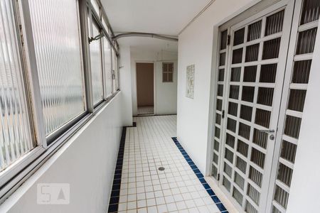 Apartamento à venda com 217m², 4 quartos e 1 vagaÁrea de Serviço