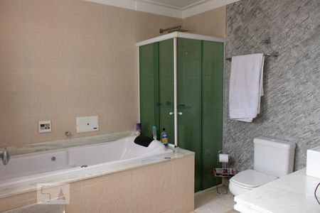 Casa à venda com 250m², 3 quartos e 2 vagas Casa à venda com 250m², 3 quartos e 2 vagasBanheiro da Suíte 2