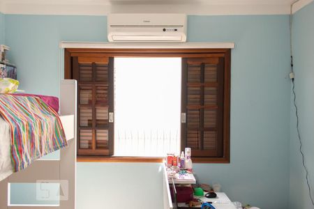 Casa à venda com 250m², 3 quartos e 2 vagas Casa à venda com 250m², 3 quartos e 2 vagasQuarto 1