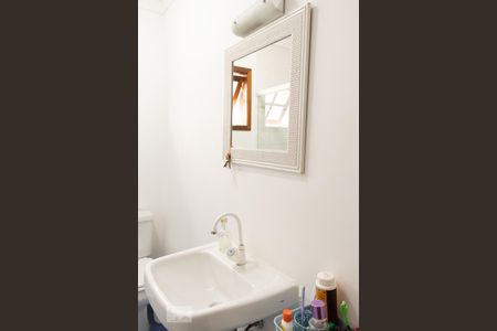 Casa à venda com 250m², 3 quartos e 2 vagas Casa à venda com 250m², 3 quartos e 2 vagasBanheiro