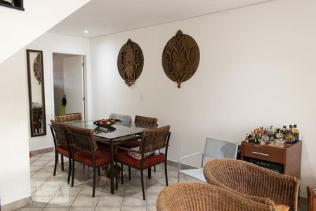 Sala de casa à venda com 3 quartos, 250m² em Vila Basileia, São Paulo