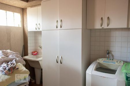 Casa à venda com 250m², 3 quartos e 2 vagas Casa à venda com 250m², 3 quartos e 2 vagasÁrea de Serviço