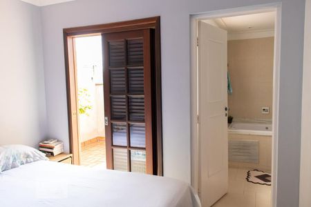 Casa à venda com 250m², 3 quartos e 2 vagas Casa à venda com 250m², 3 quartos e 2 vagasSuíte 2