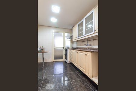 Apartamento para alugar com 120m², 3 quartos e 2 vagas Apartamento para alugar com 120m², 3 quartos e 2 vagasCozinha