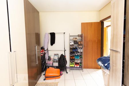 Casa à venda com 150m², 3 quartos e 2 vagasQuarto