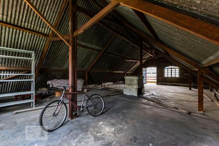 Casa à venda com 220m², 3 quartos e 2 vagasCobertura