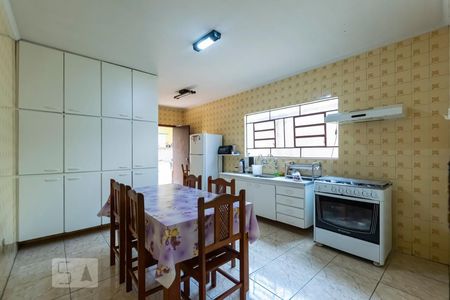 Casa à venda com 220m², 3 quartos e 2 vagasCozinha